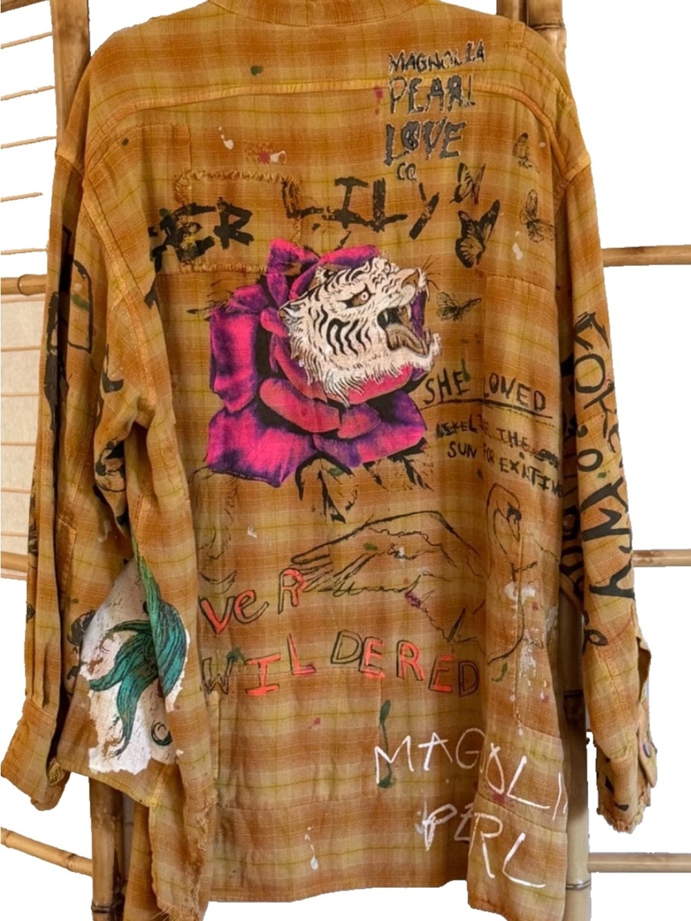 Magnolia Pearl Tiger Lily 🐯 Top with Pink Rose & Tiger Graphic - NWT